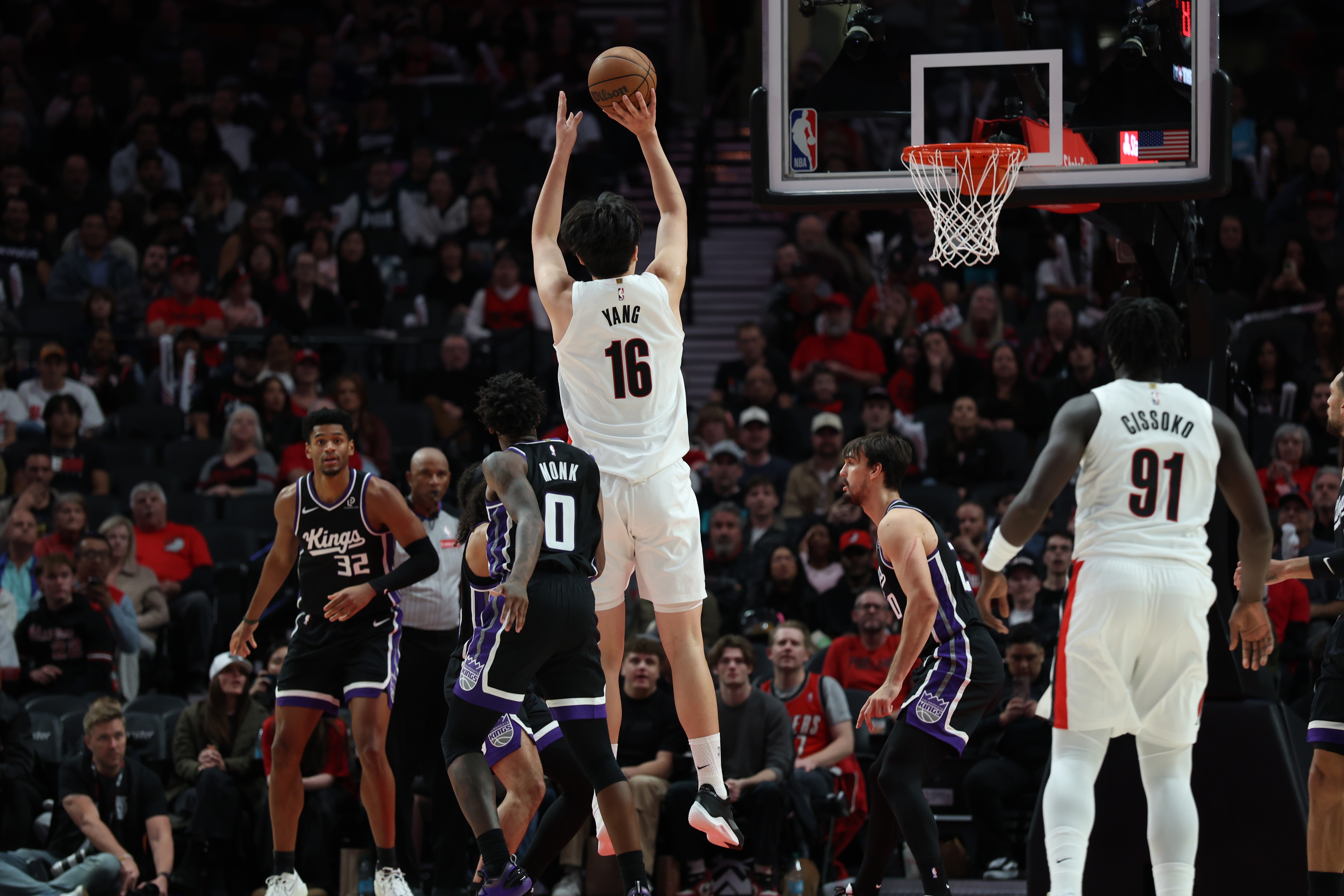 雷火媒体人：杨瀚森适应NBA三分线的速度比想象快 若场均1三分就很棒